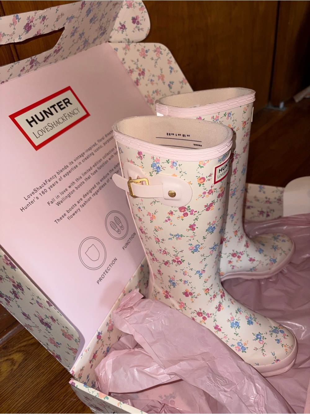 Hunter x Loveshackfancy Floral Patterned Rain Boots White, Pink, Blue - Picture 13 of 16
